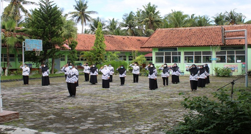 PERINGATAN HARI GURU TAHUN 2021 DI SMPN 4 WATES