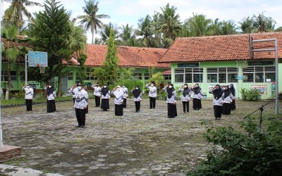 PERINGATAN HARI GURU TAHUN 2021 DI SMPN 4 WATES